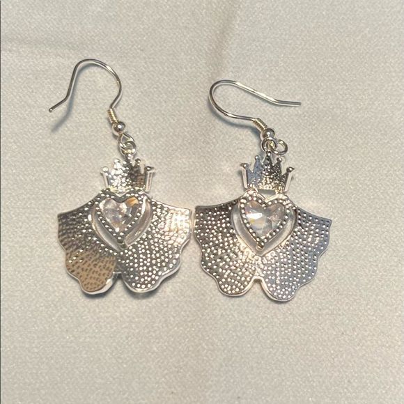 Eternal Love Series Earrings- Silver 2 - Picture 3 of 5